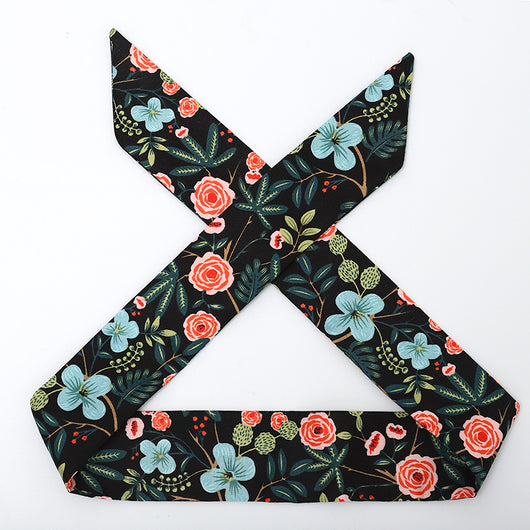 Diadema Floral Artesanal de Piñas de Pino - Image 7