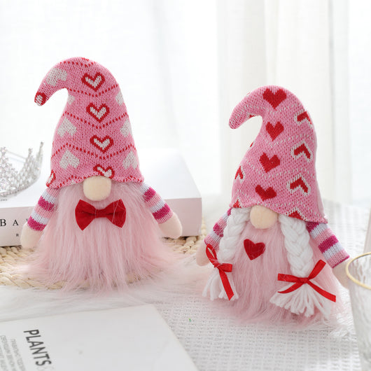 Muñeca Decorativa Sin Rostro de Punto con Corazón para San Valentín - Image 3