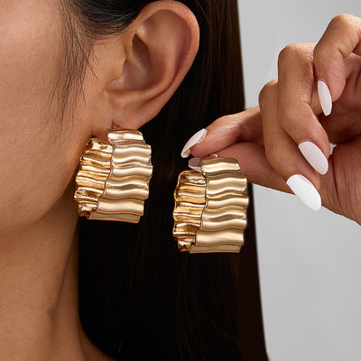 Aretes de Flor Plisada en Metal Líquido - Image 12