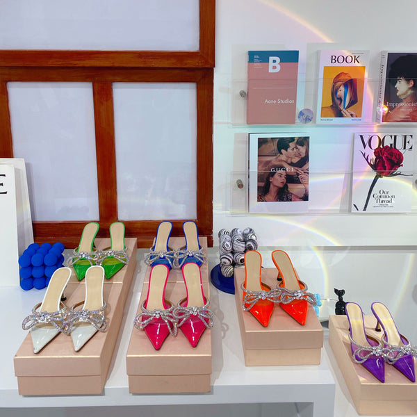 Sandalias de Tacón Stiletto con Moño de Cristales y Punta Afilada