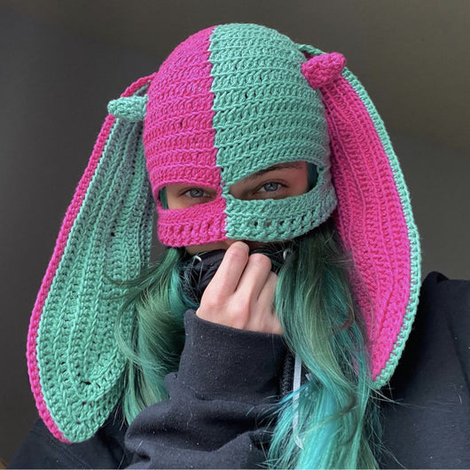 Gorro de Punto Artesanal con Orejas de Conejo, Diseño Divertido con Máscara de Un Ojo y Cuernos - Image 13