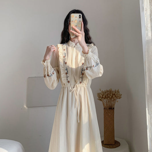 Falda Larga Bordada Estilo Retro con Mangas Linterna