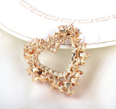Broche Floral Diamante Amor Navideño - Image 9