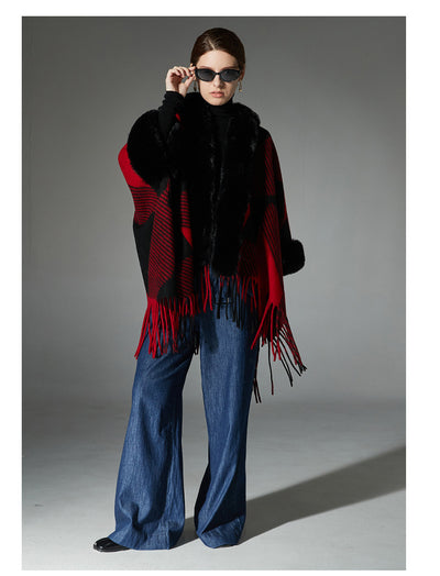 Chal Navideño Rojo con Cuello de Peluche, Diseño Jacquard y Borlas Geométricas - Image 23