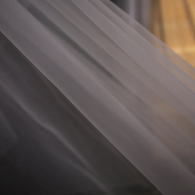 Tocado Nupcial de Encaje con Velo Trailing para Novia - Image 3