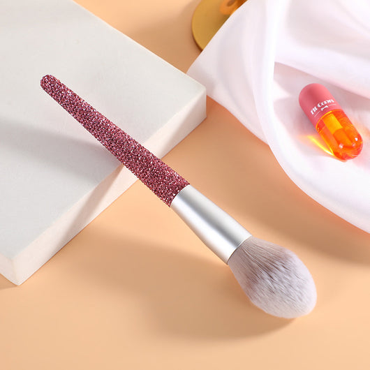 Brocha de Maquillaje con Incrustaciones de Diamantes y Cerdas Suaves - Image 11