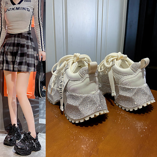 Tenis Deportivos Brillantes con Lentejuelas, Diseño Plateado y Rojo con Cristales - Image 9
