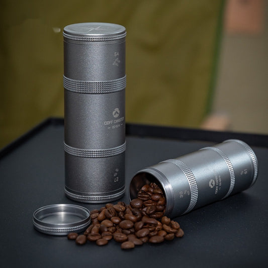 Cafetera Outdoor CC-50-H de Aluminio con Depósito Multicapa para Granos de Café