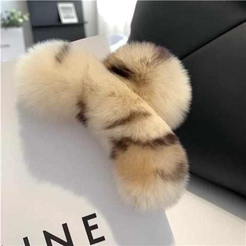 Pasador Grande de Pelo de Conejo Rex Auténtico para Atrás de la Cabeza - Image 7