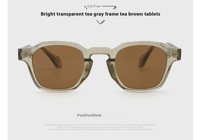 Classic fashion sunglasses with a black and tortoiseshell quadrilateral frame and dark green lenses, angled view. - Image 14