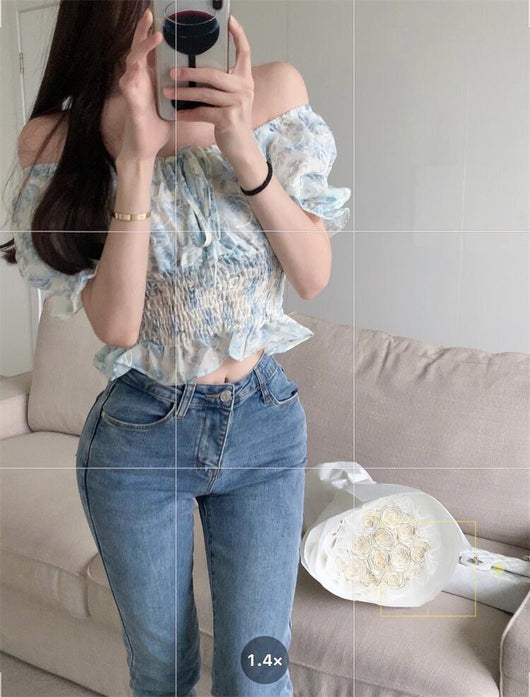 Blusa Floral Azul Corta con Mangas Cortas para Mujer - Image 5