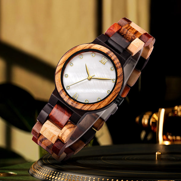 Reloj de Dama con Carcasa de Perla y Madera Natural