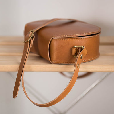 Bolsa Bandolera Retro de Cuero Vacuno Curtido Natural para Personalizar - Image 17