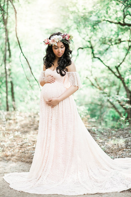 Vestido de Maternidad Corto con Encaje y Cola Elegante - Image 15