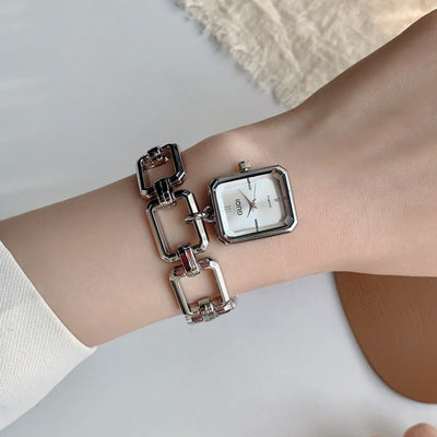 Reloj Cuadrado Elegante para Mujer con Dije y Pulsera Decorativa - Image 27