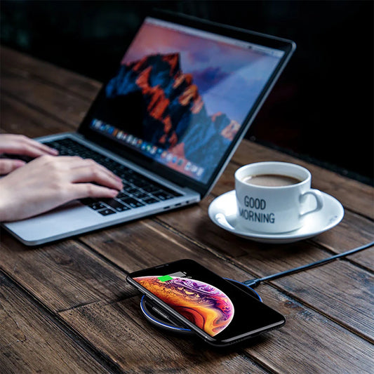 Cargador Inalámbrico Rápido para iPhone y Samsung - Image 2