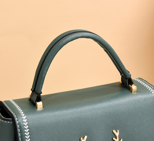 Bolso de Hombro con Cabeza de Venado y Borlas - Diseño Moderno para Mujer - Image 11