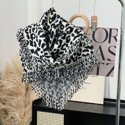 Bufanda Chal Leopardo con Flecos 2 en 1 Cálida y Elegante - Image 6