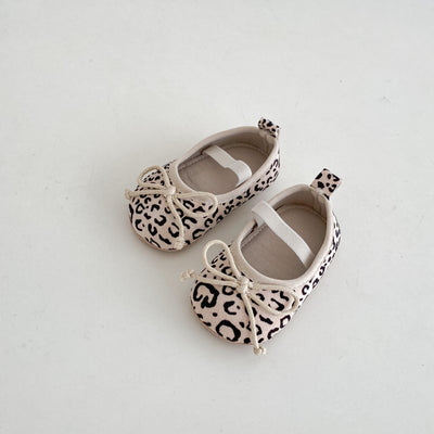Zapatos Suaves para Bebé Niña Primavera Otoño con Moño Mariposa y Estampado Leopardo - Image 25