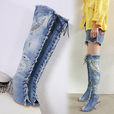 Botas Romanas de Tacón Cristal con Tira y Punta Abierta en Denim - Image 4