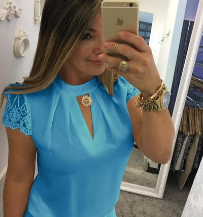 Camisa de Cuello Parado con Detalles de Encaje en Mangas - Image 11
