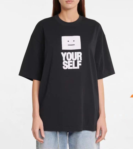 Playera Unisex Estampado de Letras - Casual y Versátil