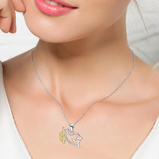 Collar con Colgante de Paloma de la Paz Bañado en Oro con Micro Incrustaciones para Mujer - Image 9