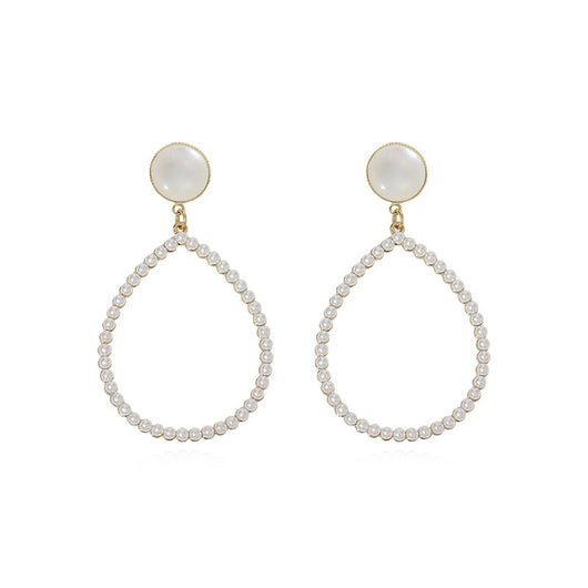Aretes de Perla Colgante Elegante con Textura de Concha - Estilo Trendy Minimalista