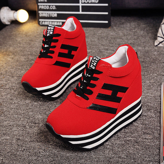 Zapatos Casuales para Mujer con Altura Elevada en Gamuza Mate - Image 6