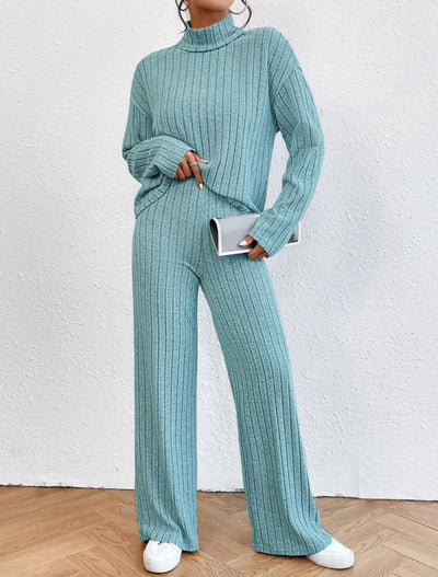 Conjunto Dos Piezas: Blusa Cuello Alto a Rayas y Pantalón Ancho Holgado - Image 3