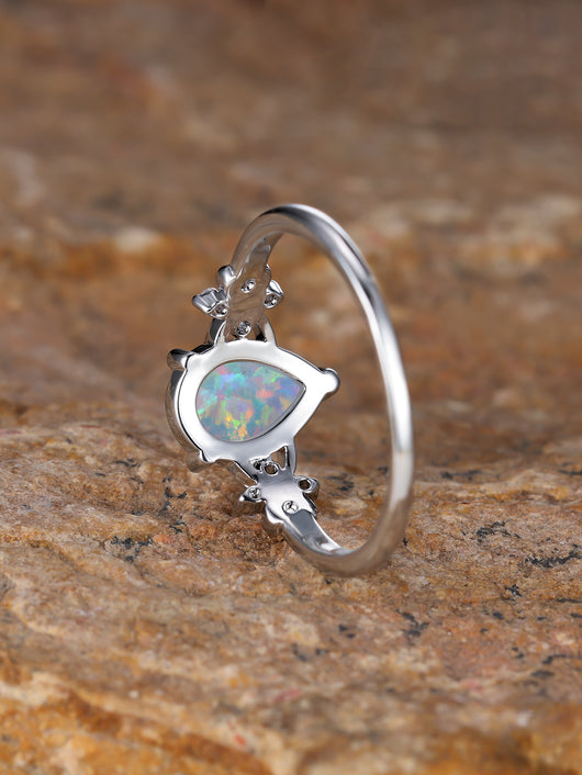 Anillo de Flores con Circonia Cúbica Incrustada - Diseño Vintage Elegante Ajustable - Image 11