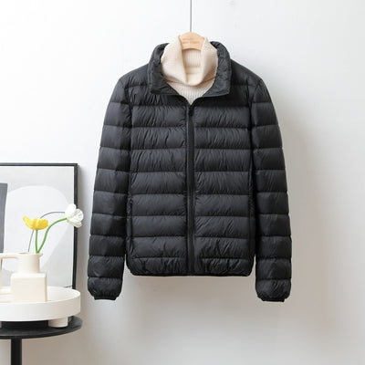 Chaqueta Corta Acolchada de Plumón para Mujer con Capucha y Cuello Alto - Image 5