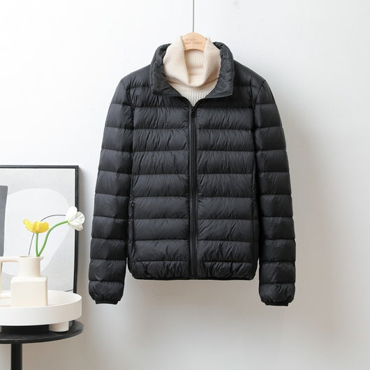 Chaqueta Corta Acolchada de Plumón para Mujer con Capucha y Cuello Alto - Image 5
