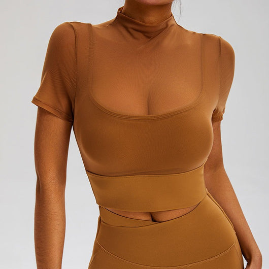 Top Deportivo Cuello Alto con Soporte de Pecho - Diseño Sensual Granate - Image 3