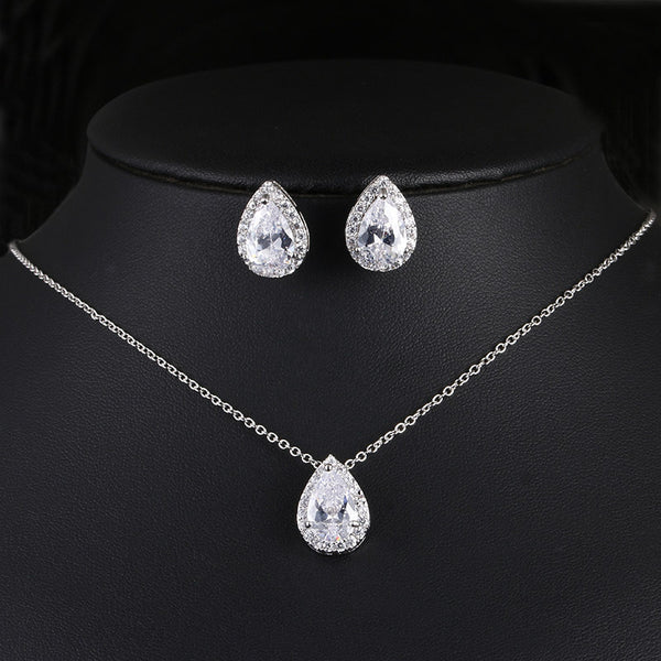Collar y Aretes de Gemas en Forma de Gota de Agua - Image 8