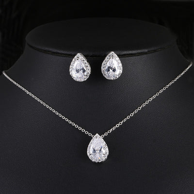 Collar y Aretes de Gemas en Forma de Gota de Agua - Image 8