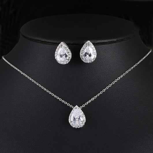 Collar y Aretes de Gemas en Forma de Gota de Agua - Image 8