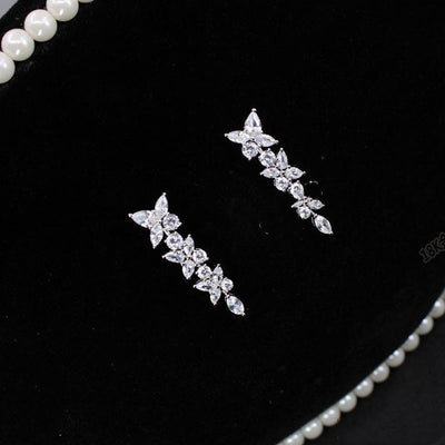 Aretes de Oro Blanco 18k con Moissanita - Fila de Diamantes - Image 7