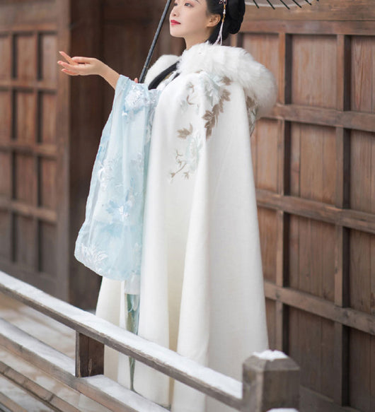 Capa de Terciopelo Acolchada para Niña - Elegancia y Calidez