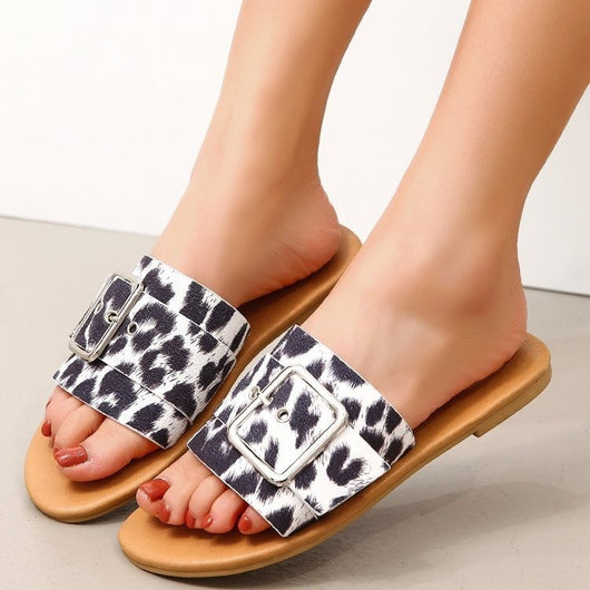 Sandalias de Playa con Hebilla Plana - Cómodas y Versátiles - Image 4