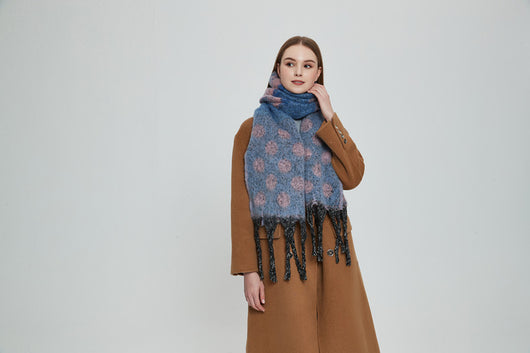 Bufanda Gruesa Jacquard con Lunares y Borlas - Image 20