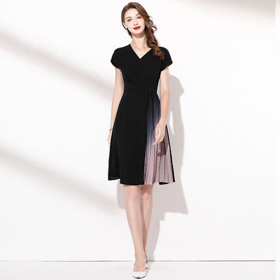 Vestido Negro Plisado con Patchwork Degradado Ajustado - Image 15