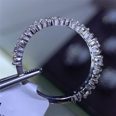 Anillo de Lujo Minimalista con Incrustación de Gota de Agua y Cristales - Image 3