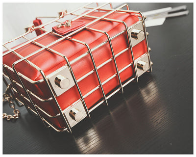 Bolso Bandolera Estructurado de Cuero con Diseño Tridimensional - Image 19