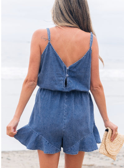 Mono Chambray Azul Ashleigh con Tirantes Finos, Escote V y Volantes - Image 3