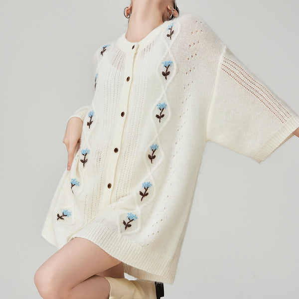 Cardigan Tejido Blanco con Bordado Floral y Mangas Cortas para Mujer