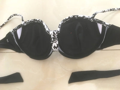 Bikini Fruncido con Costuras de Contraste y Estampado Floral - Image 10