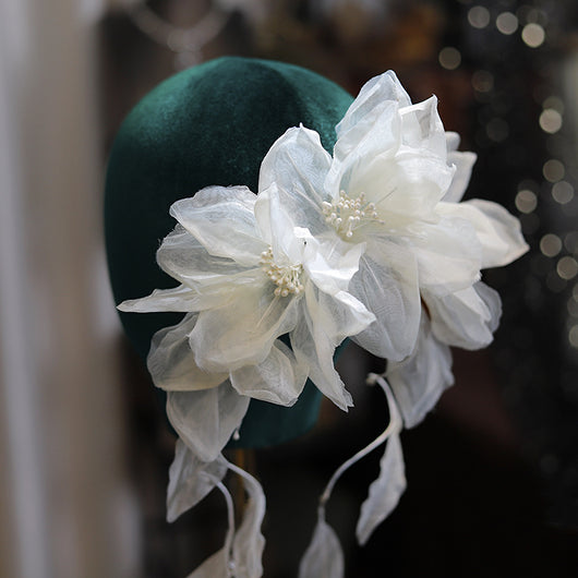 Ornamento Floral Artesanal de Pétalos Eternos para Cabello - Image 9