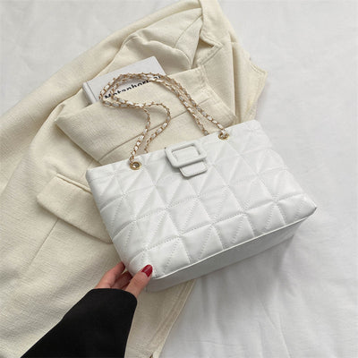 Bolso de Hombro Acolchado Estilo Chanel con Cadena Dorada - Image 11