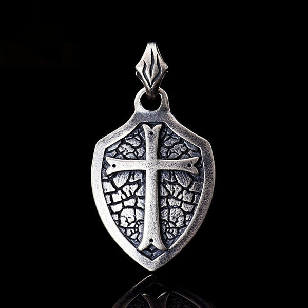 Collar Colgante Escudo Cruz Plata S925 - Estilo Gótico Minimalista